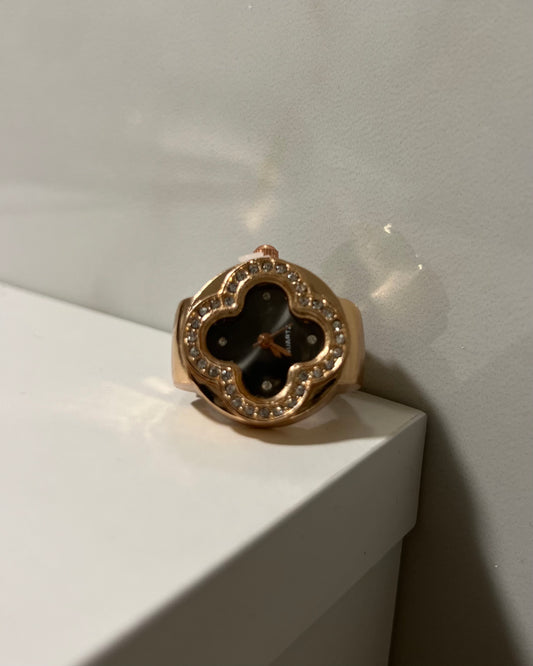 CLOVER ROSE BLACK